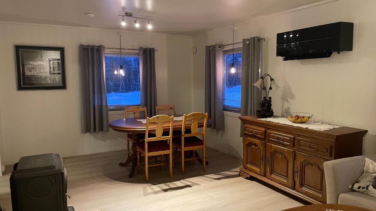 Koselig Hus I Sentrum Av Olderfjord Russenes エクステリア 写真
