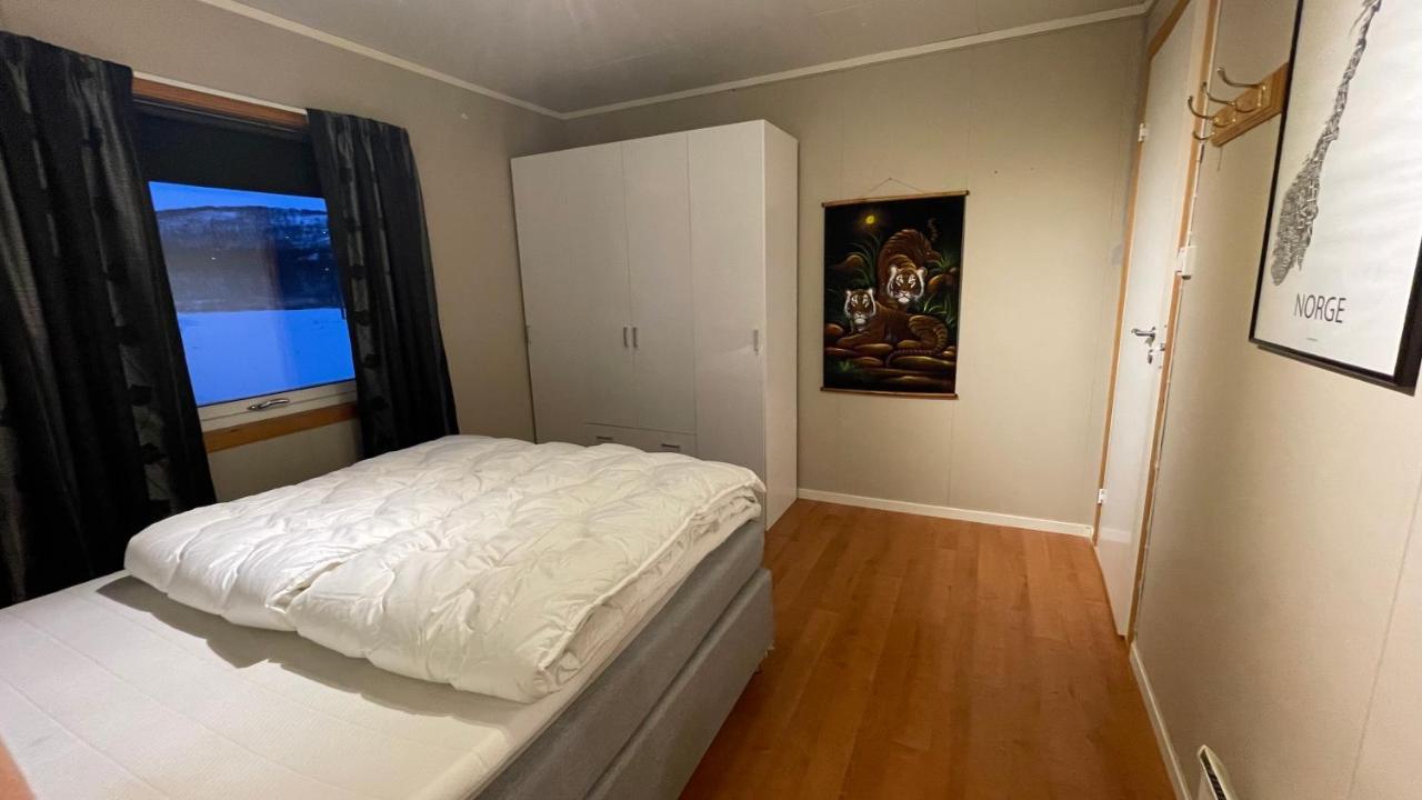 Koselig Hus I Sentrum Av Olderfjord Russenes エクステリア 写真